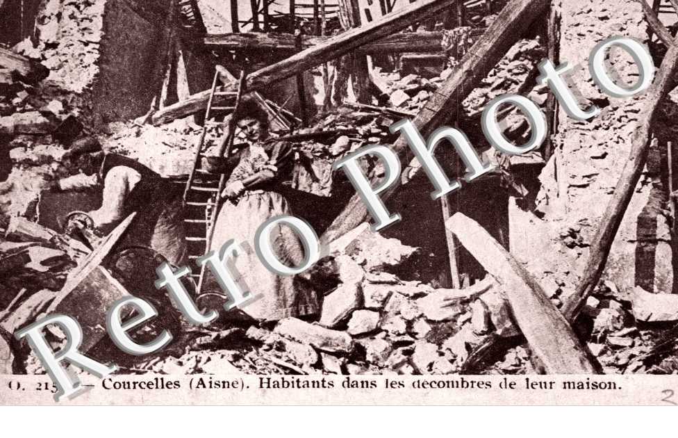habitants dans les dombres de leur maison