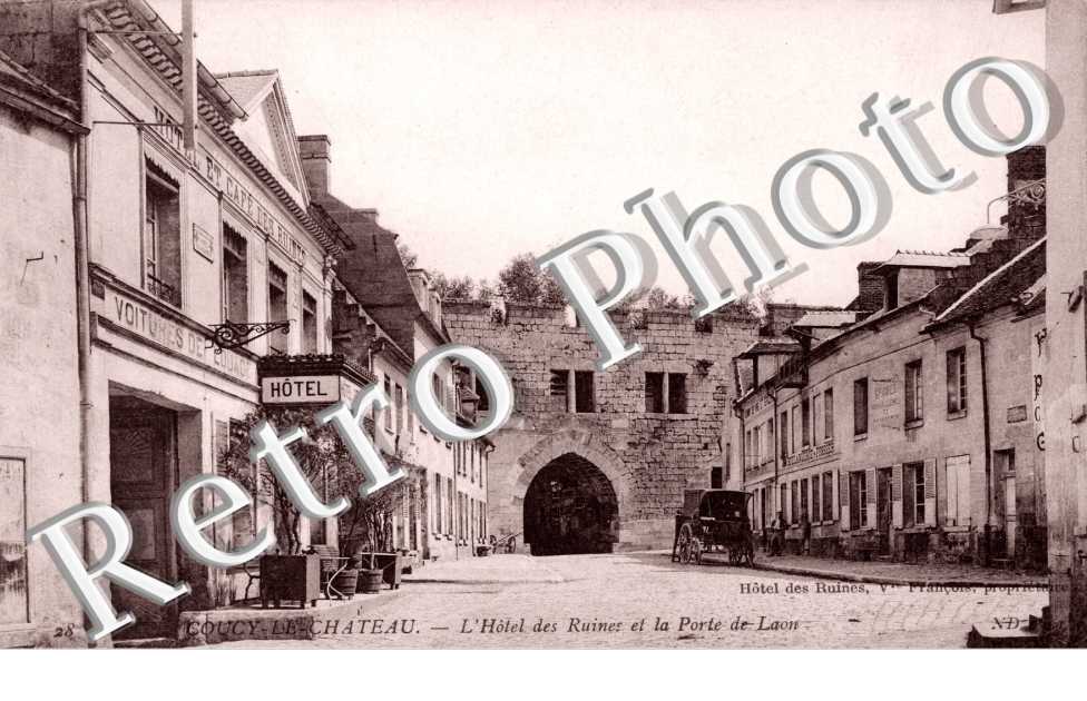 l&#039;hotel des ruines et la porte de Laon
