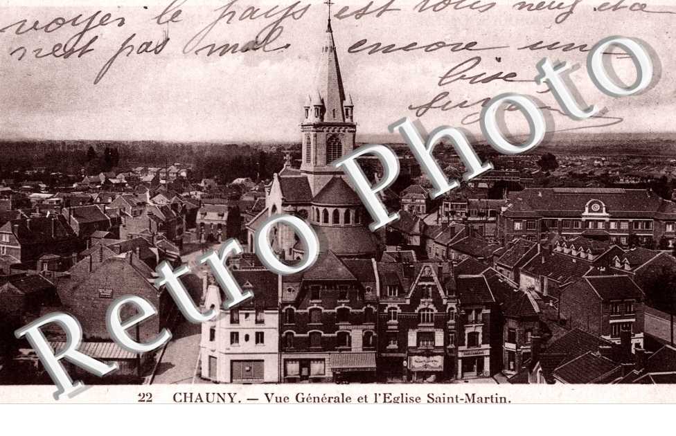 vue generale et l'Eglise Saint Martin