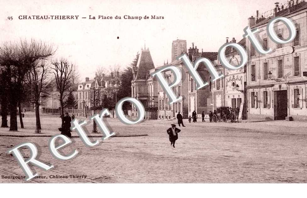 la Place du Champ de Mars