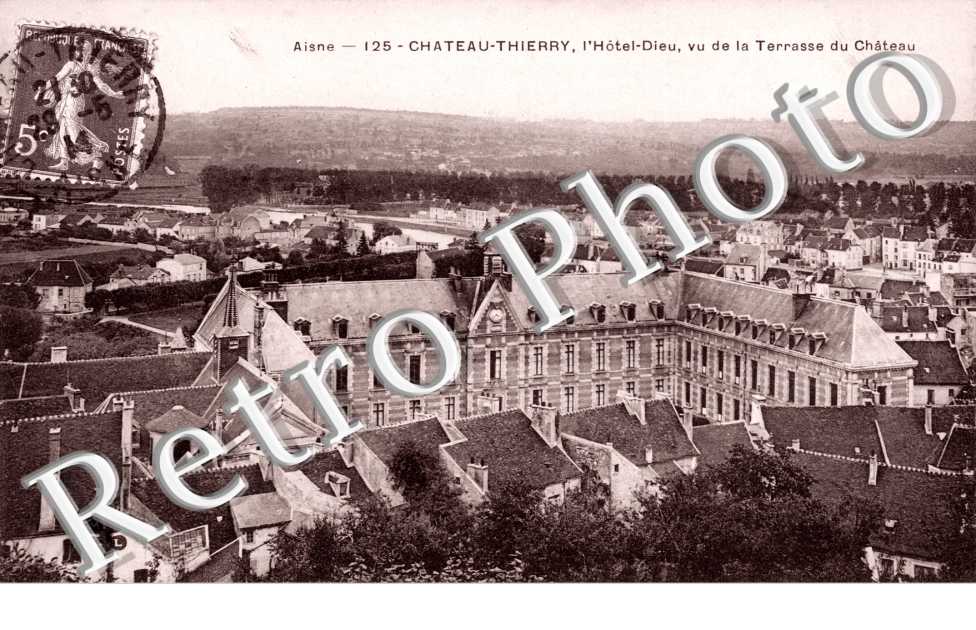 L'Hotel Dieu vu de la Terrasse du Chateau