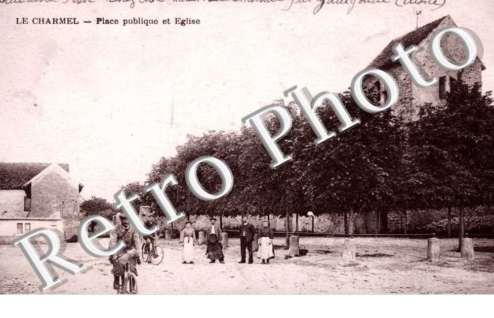Place Publique et L&#039;Eglise