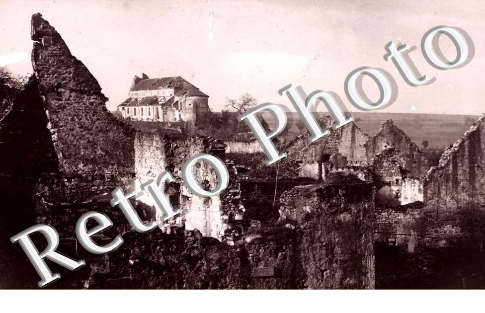 ruines et église