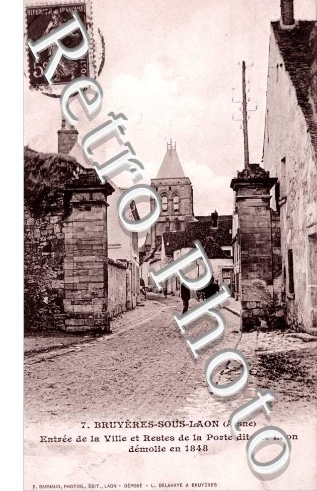 entree de la ville et restes de la Porte de laon