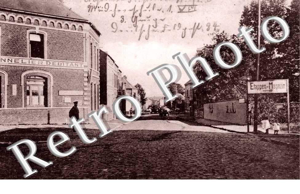 Une Rue - Tonnelier Débitant