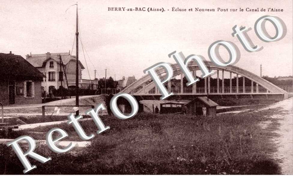 Ecluse et Nouveau Pont sur le Canal de l&#039;Aisne