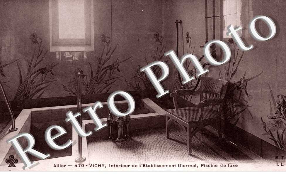 Interieur de l'Etablissement Thermal - Piscine de luxe