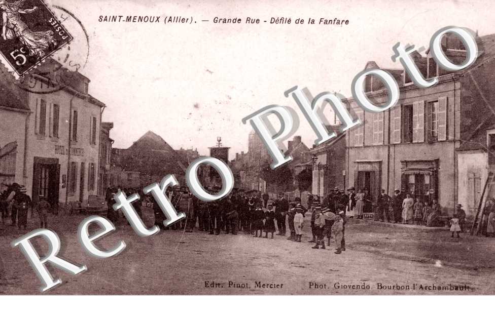 Grande rue - Defile de la fanfare