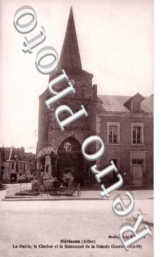 la Mairie - le Clocher - le Monument aux Morts