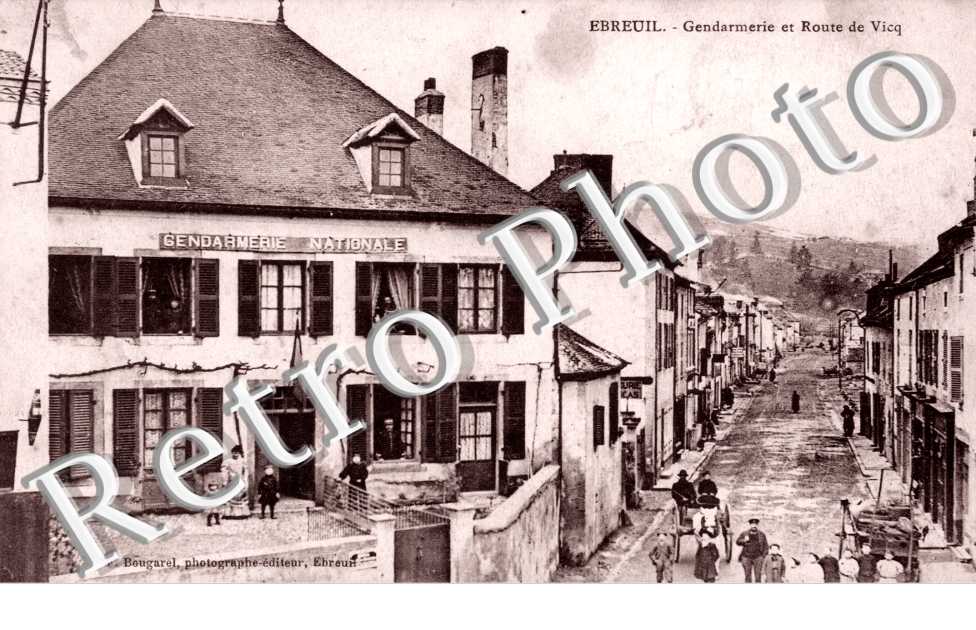 Gendarmerie et route de Vicq