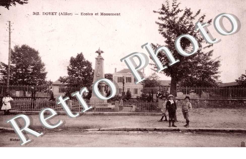 Ecole et Monument