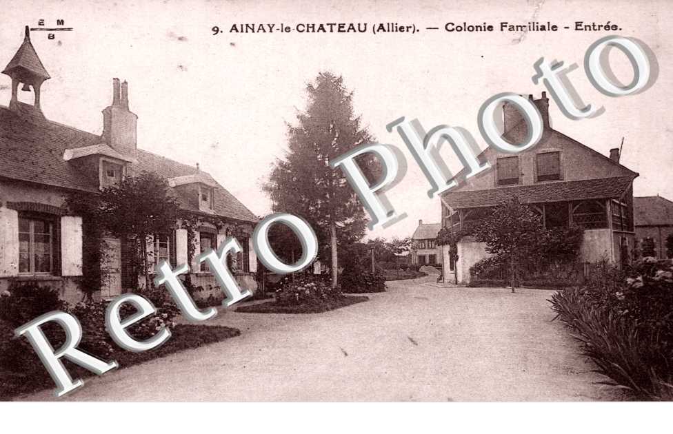 Colonie Familiale, Entree
