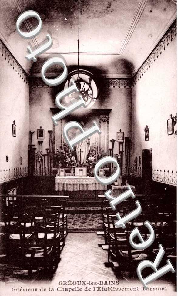 Interieur de la chapelle de l'etablissement thermal