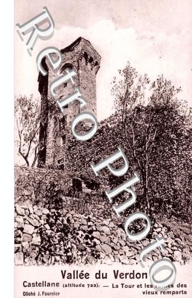 La Tour et les ruines des vieux remparts