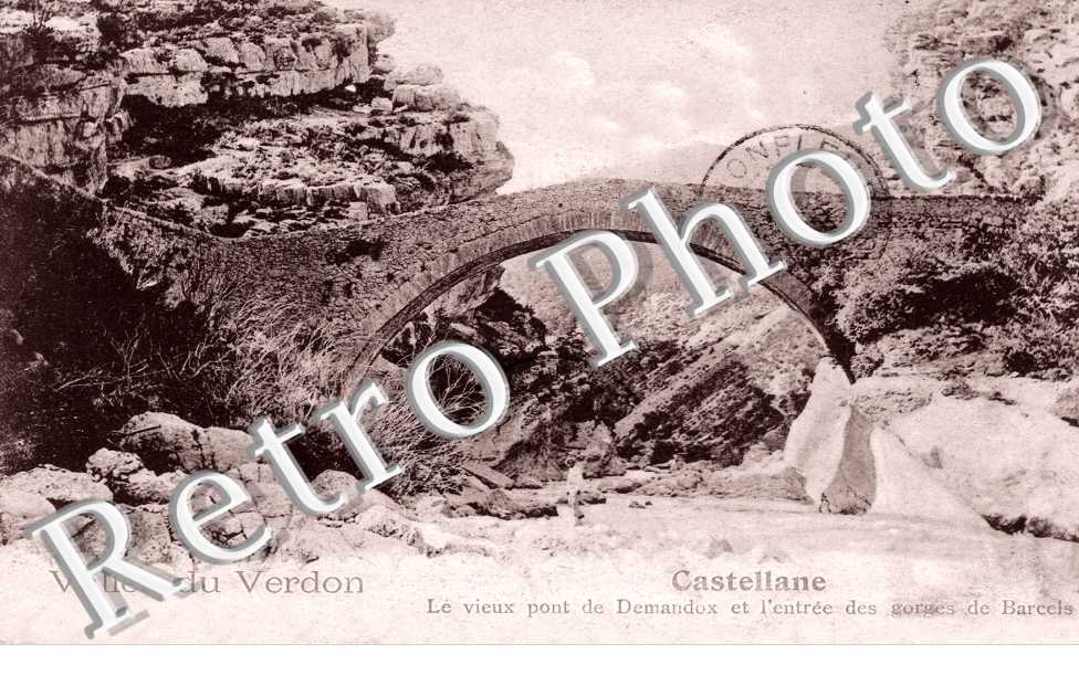 Le vieux pont de Demandox  et l'entree des gorges de barcels