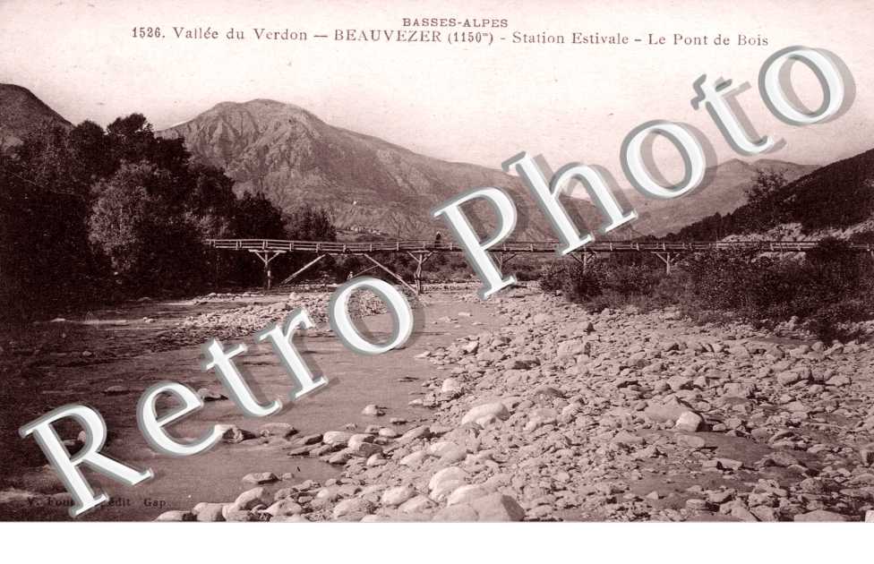 Station estivale - le pont de bois