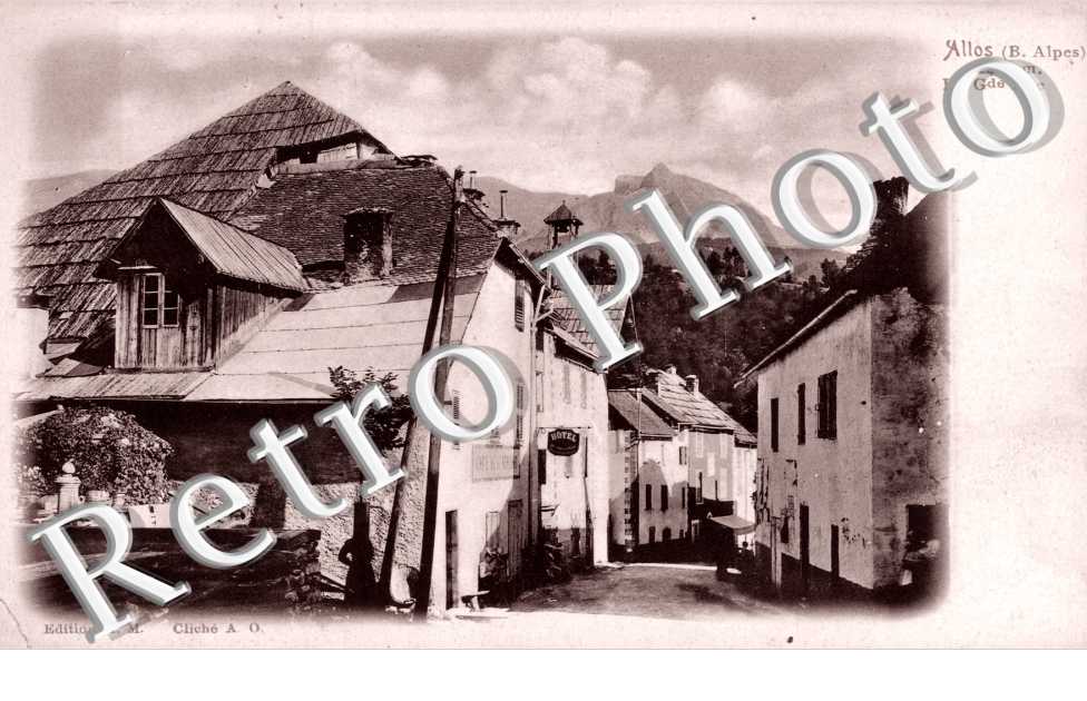 Allos La grande rue