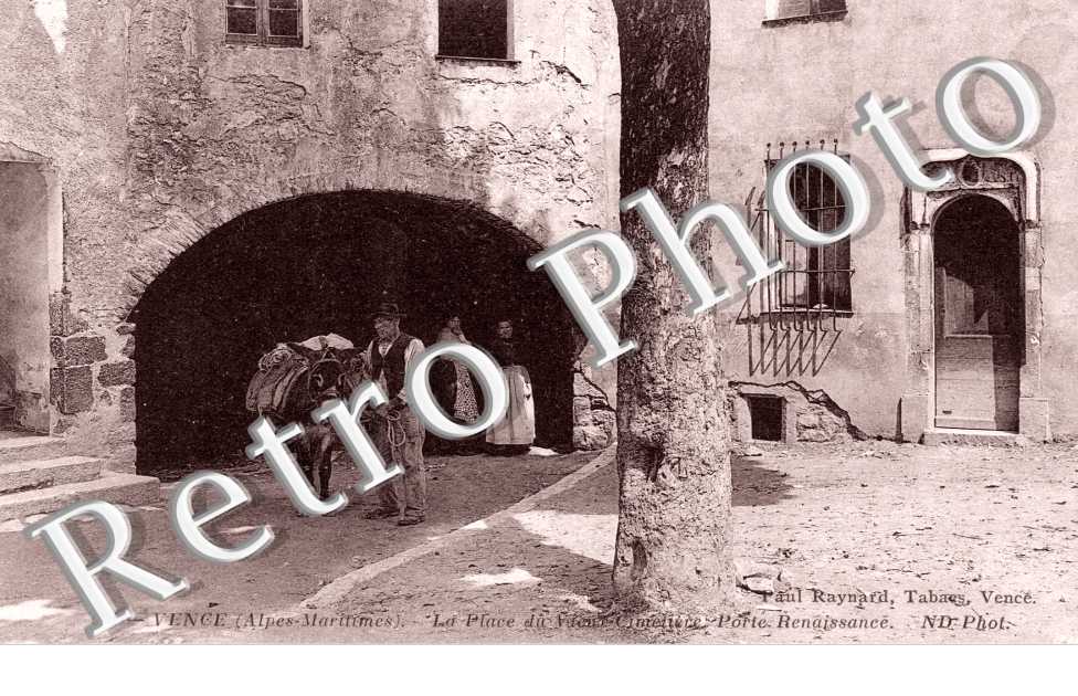 Place du vieux cimetiere - Porte Renaissance
