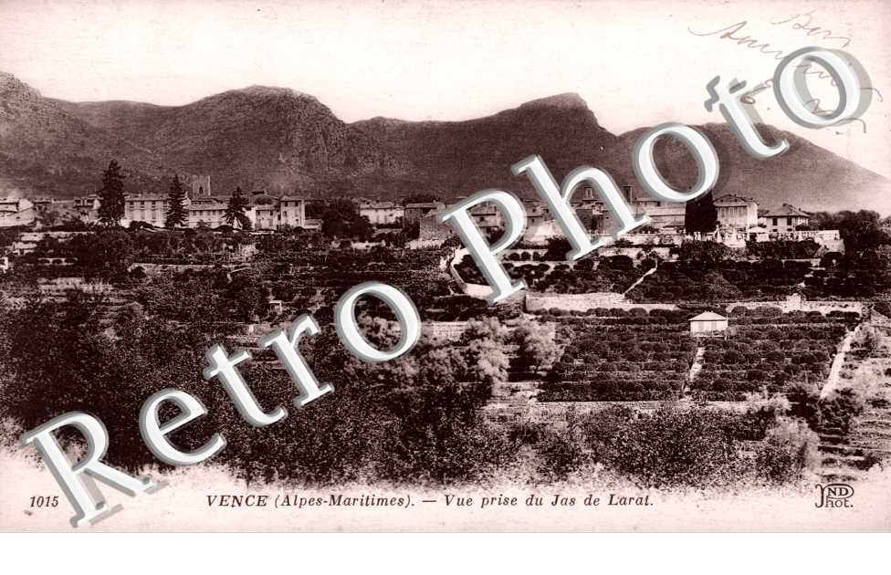 Vue prise du Jas de Larat