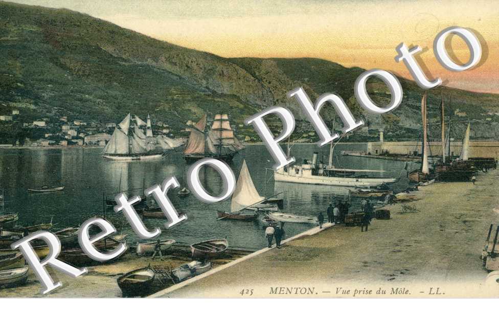 Vue prise du Mole
