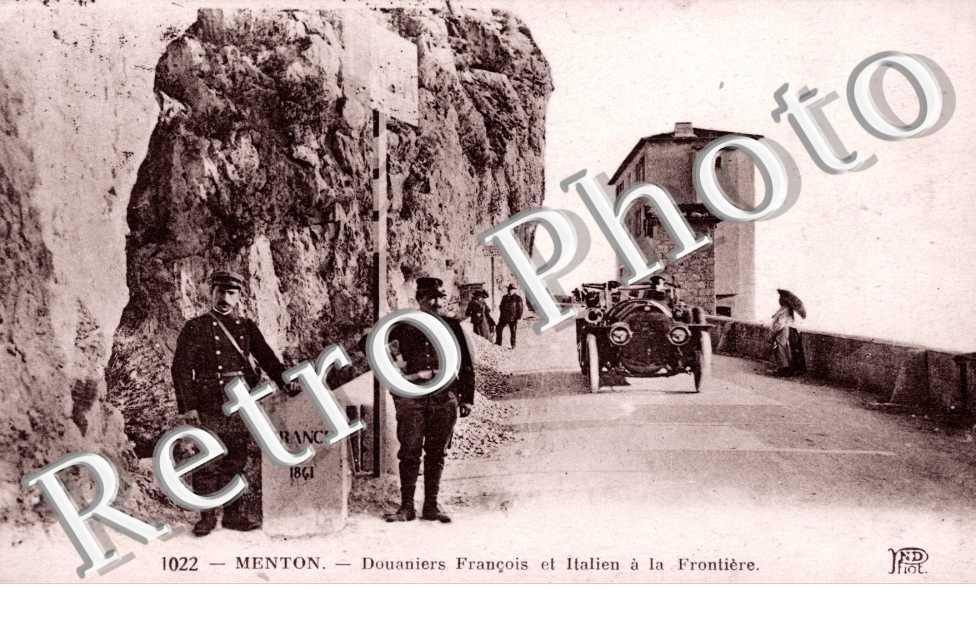 Douaniers Francais et Italien a la Frontiere