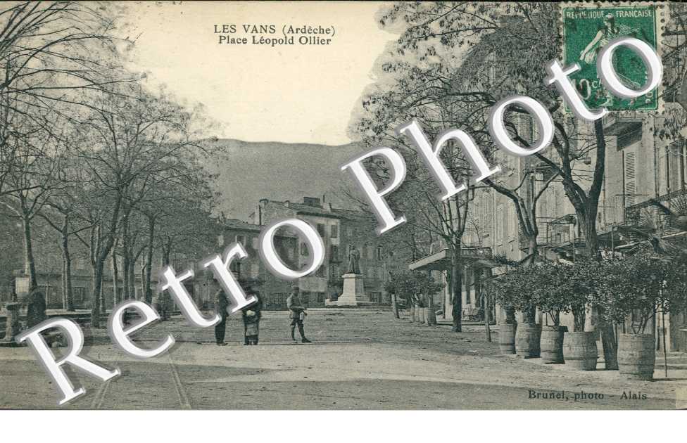 Place Leopold Ollier