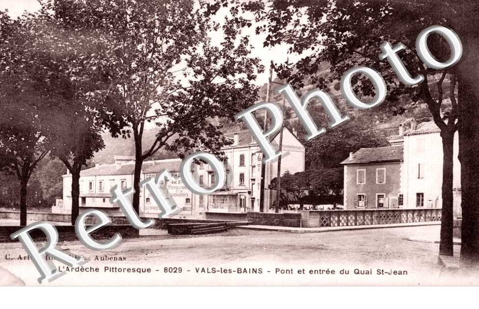 Vals-les-Bains, Pont et Entree du Quai Saint-Jean