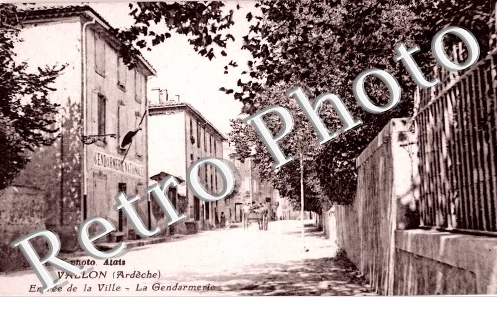 Entree de la Ville et Gendarmerie