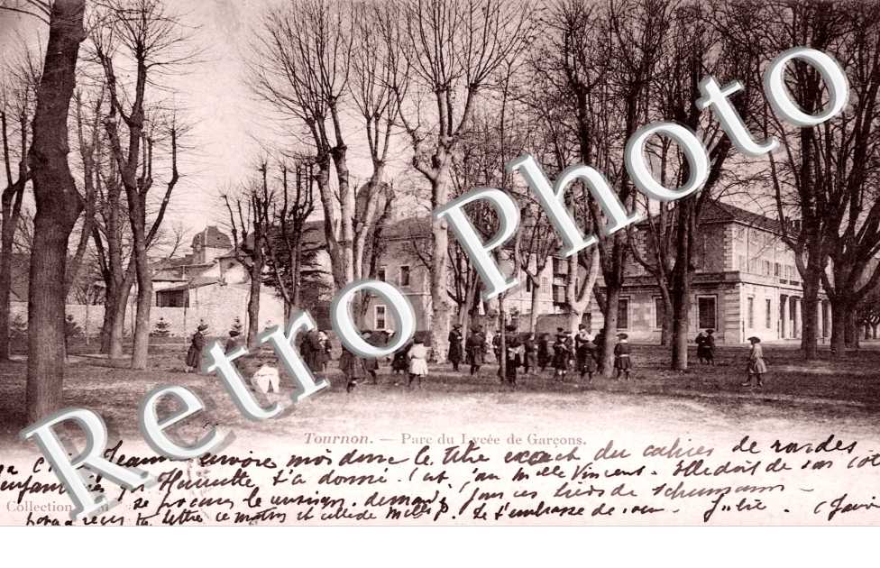 Parc du Lycee de Garcons