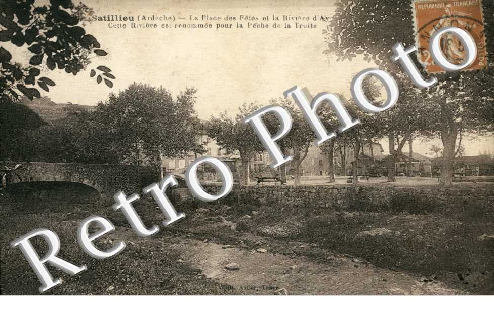 Place des Fetes et la Riviere d'Ay