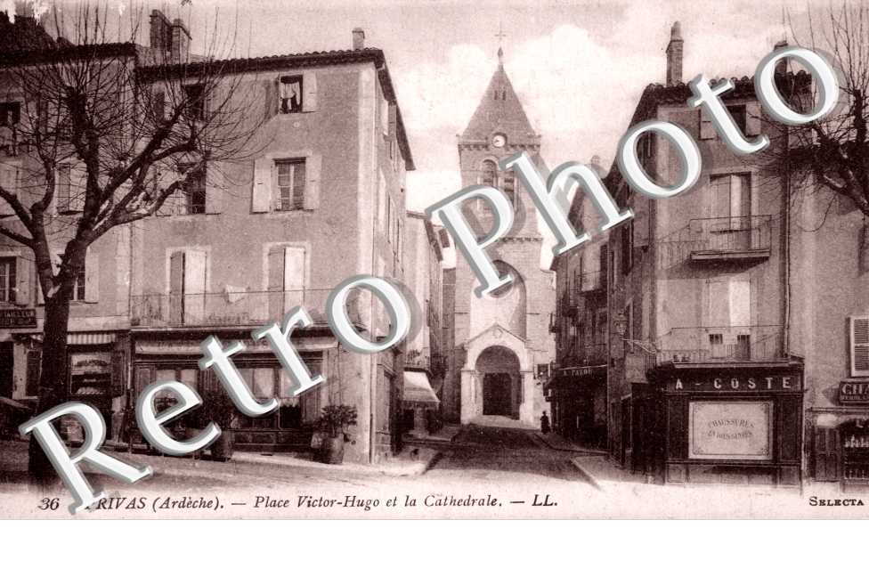 Place Victor Hugo et la Cathedrale