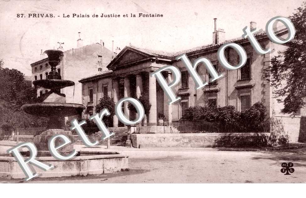 Le Palais de Justice et la Fontaine