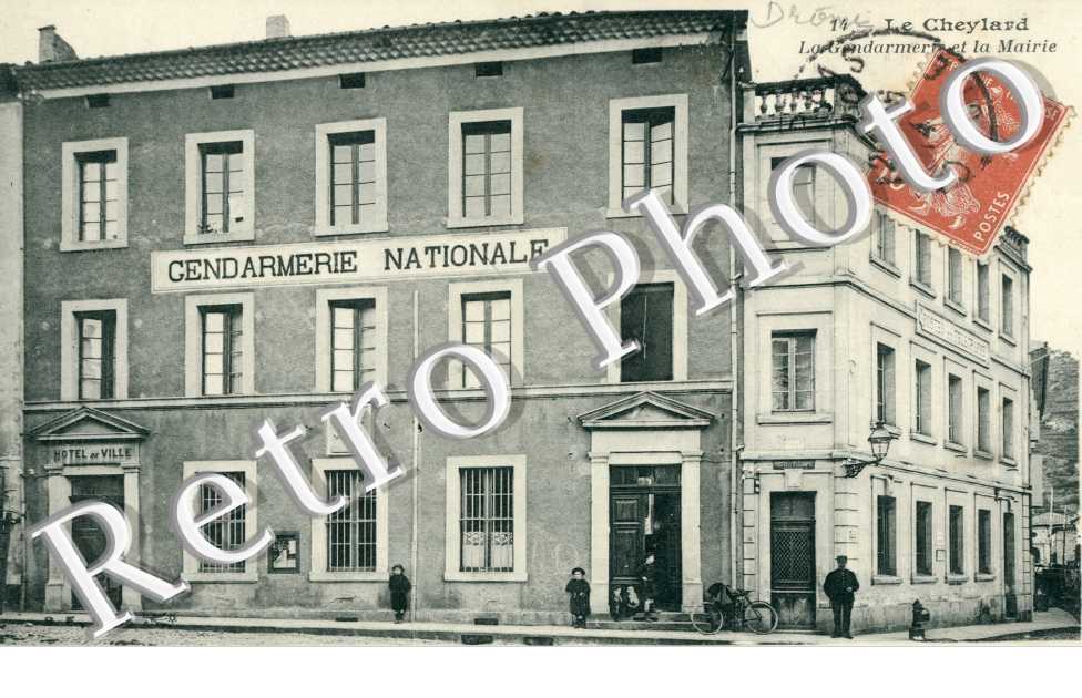 la Gendarmerie Nationale et la Mairie