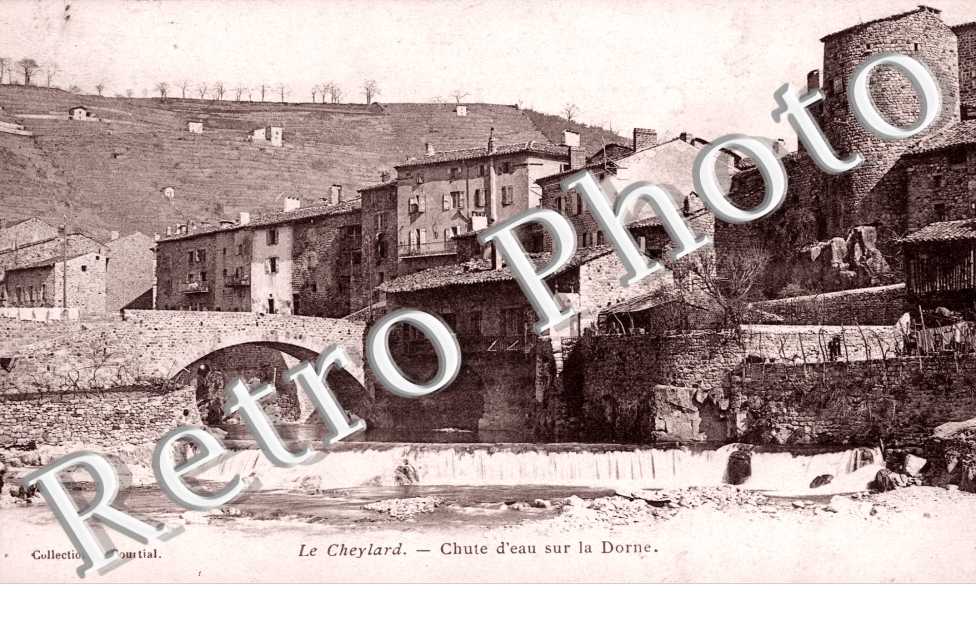 Chute d&#039;eau sur la Dorgne