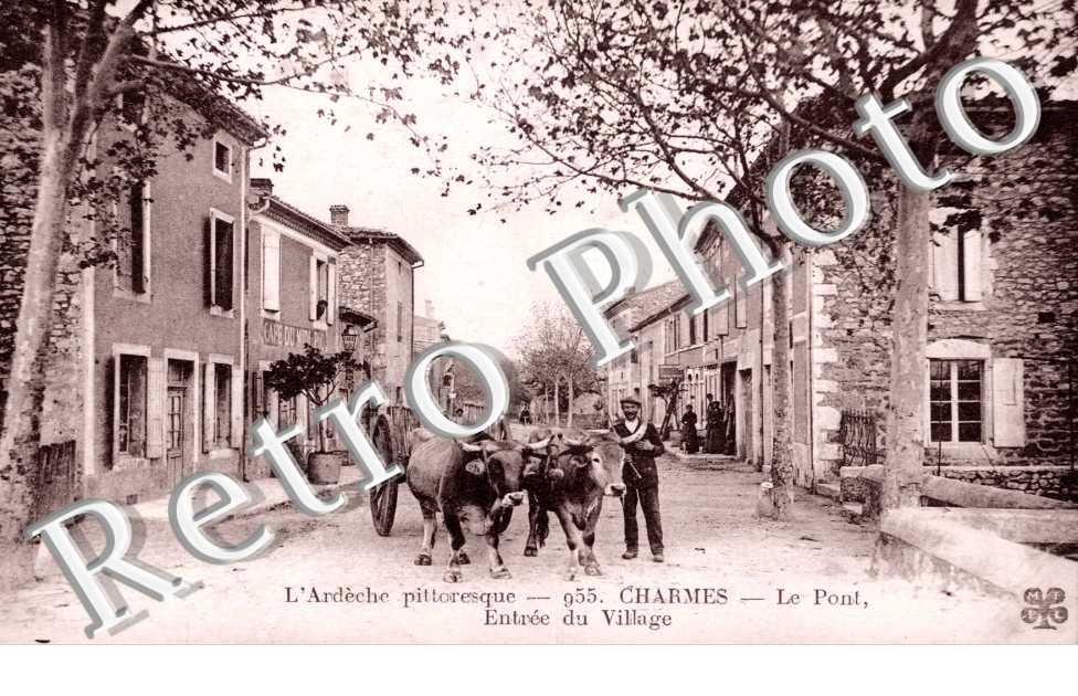 Le pont - Entree du village