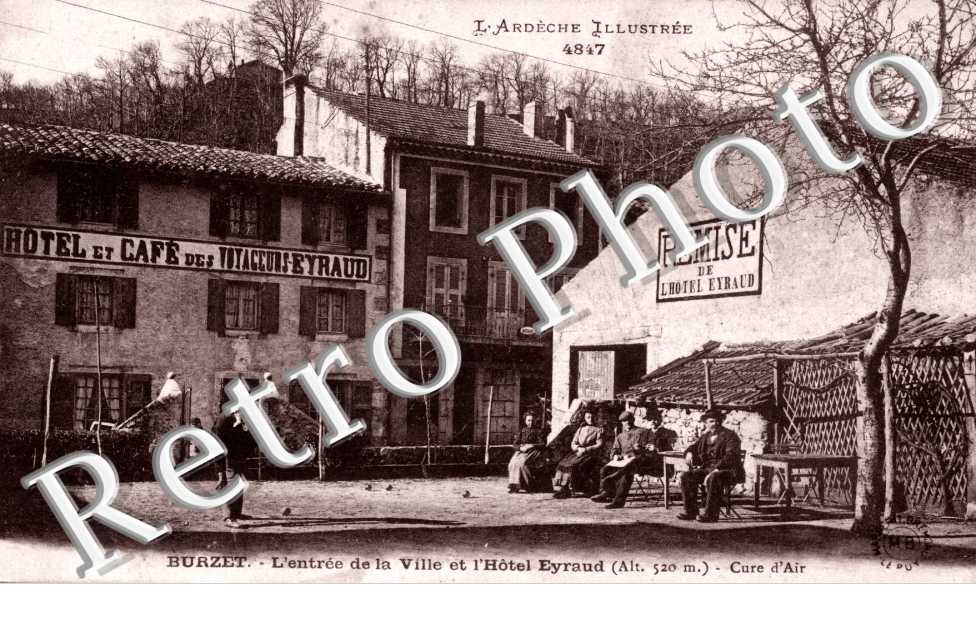 L&#039;entree de la Ville et l&#039;Hotel Eyraud - Cure d&#039;Air