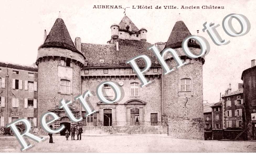 Hotel de ville - ancien chateau