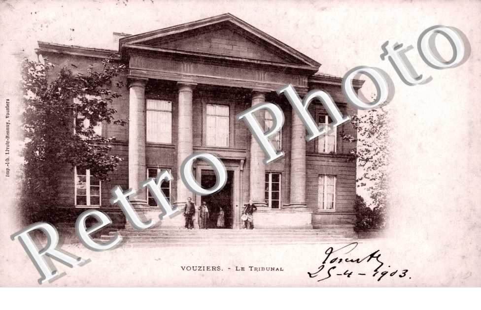 Le Tribunal