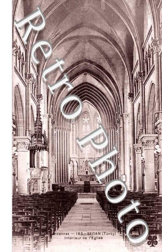 TORCY Interieur de l&#039;Eglise