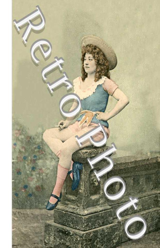 Jeune Femme Assise
