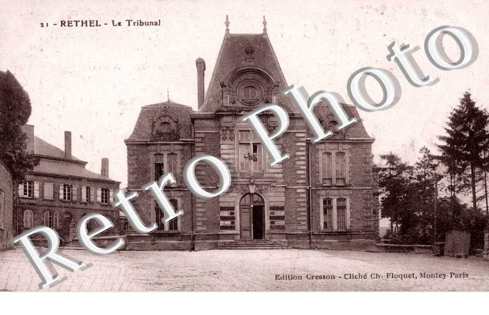 Le Tribunal