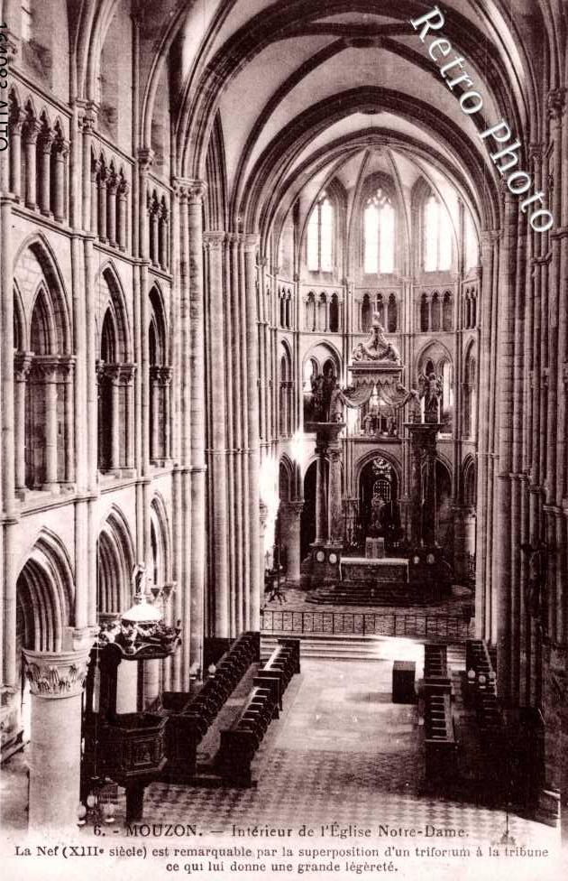 Interieur de l&#039;Eglise Notre-Dame