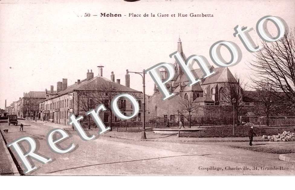 La Place  de la Gare et Rue Gambetta