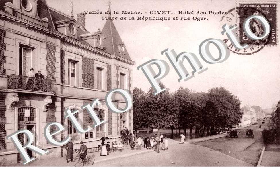 Hotel des Postes Place de la Republique et rue Oger