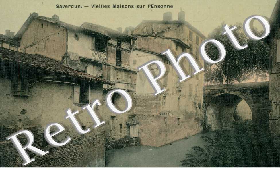 vieilles maisons sur l&#039;Ensonne