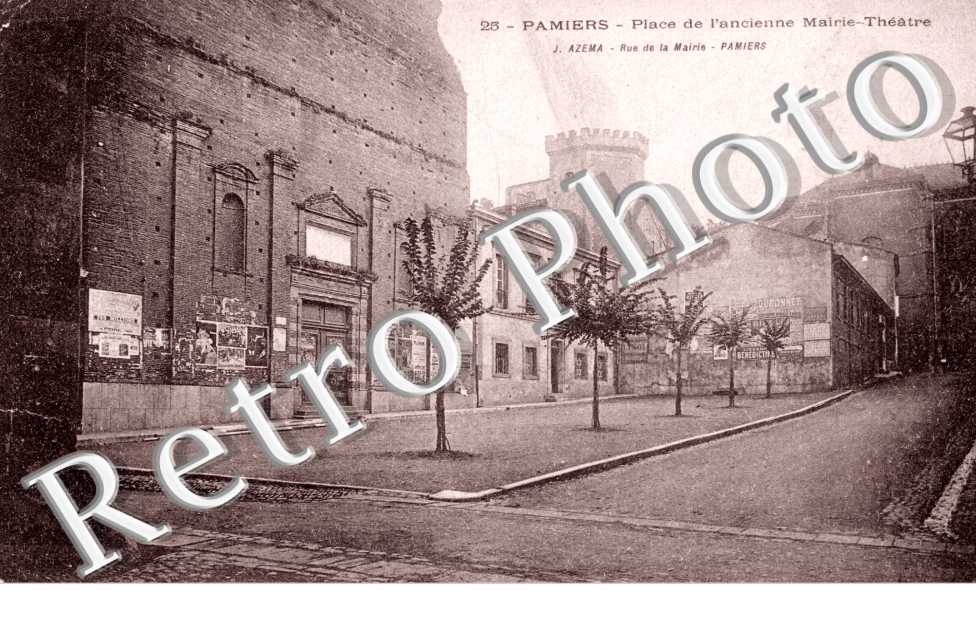 Place de l&#039;ancienne mairie theatre