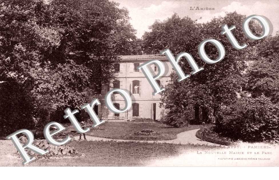 la nouvelle mairie et le parc