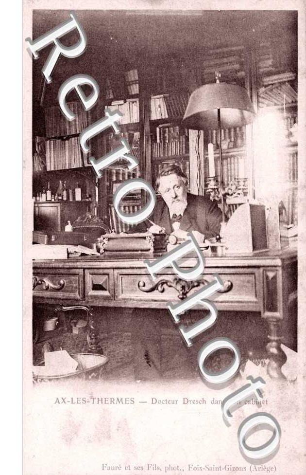 Docteur Dresch dans son cabinet
