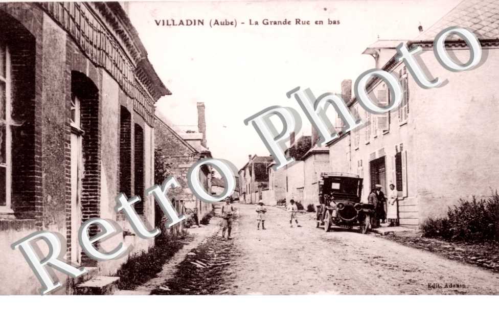la grande rue en bas