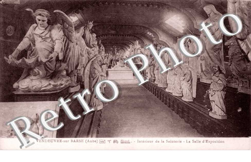 Interieur de la Sainterie - la Salle d&#039;Exposition